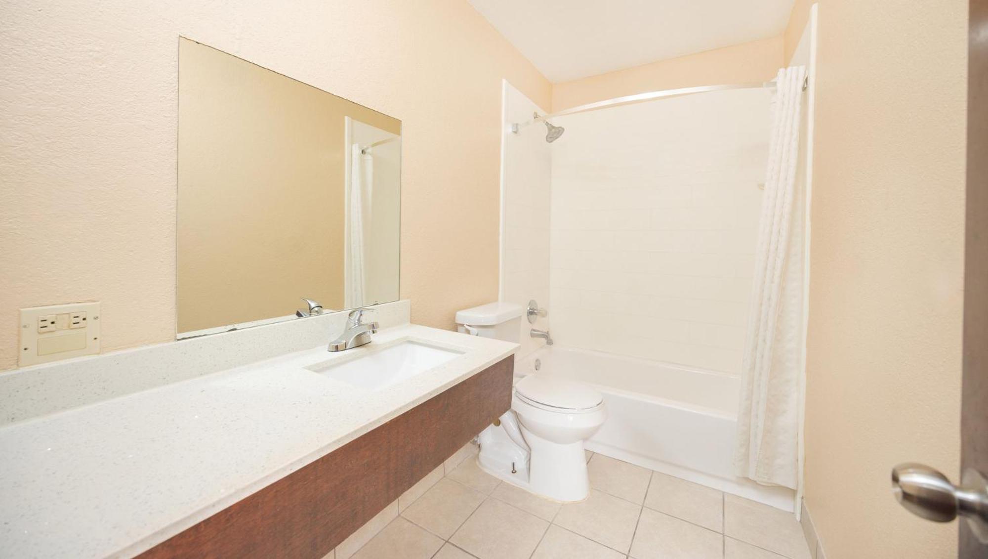 Regency Inn Hondo Extérieur photo